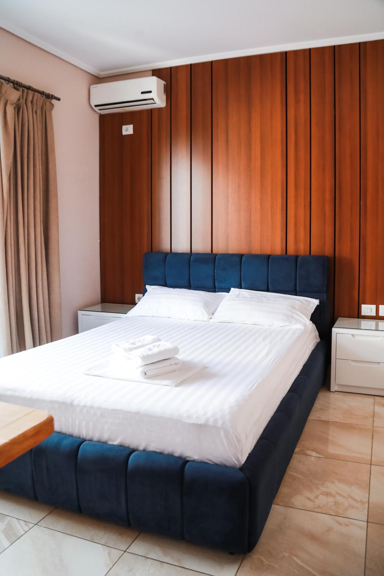 E Bardhe Butique Hotel