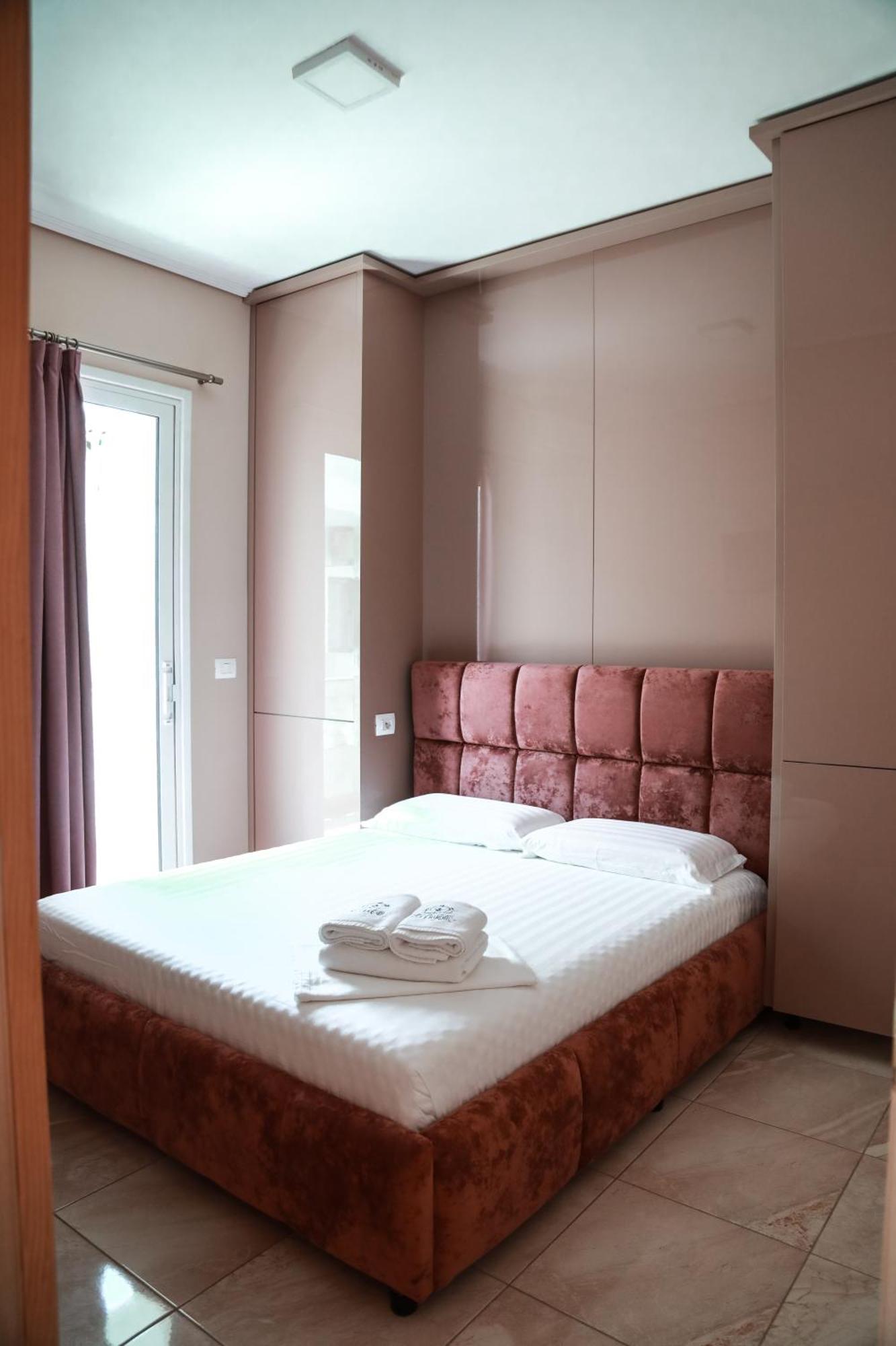 Hotel E Bardhe Butique