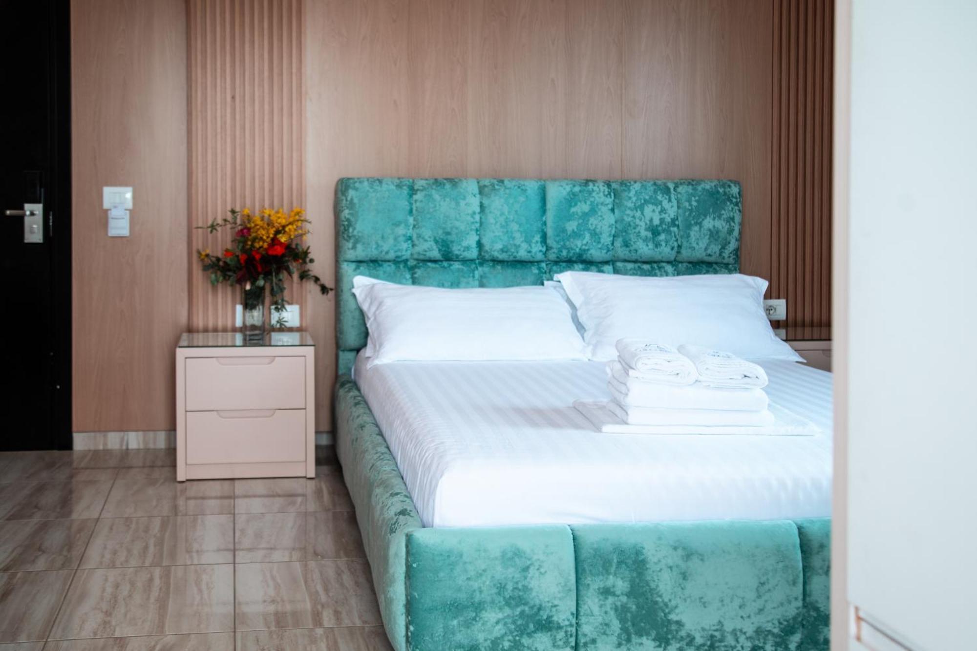 Hotel E Bardhe Butique