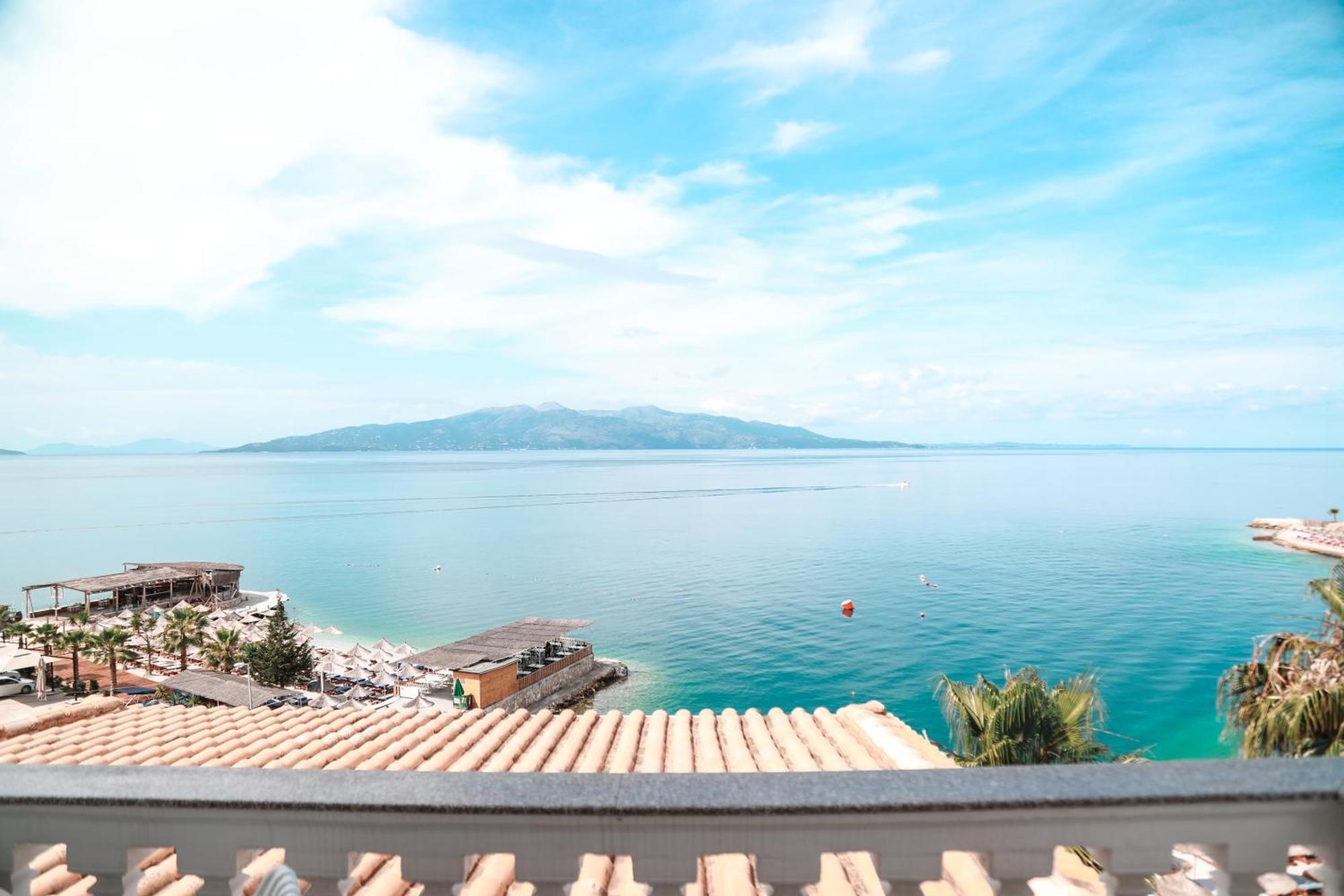 Hotel E Bardhe Butique Sarandë