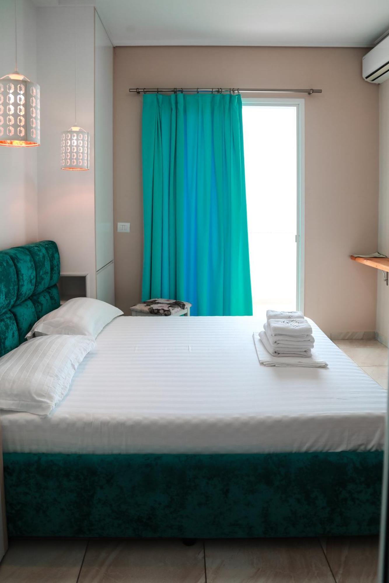 E Bardhe Butique Hotel