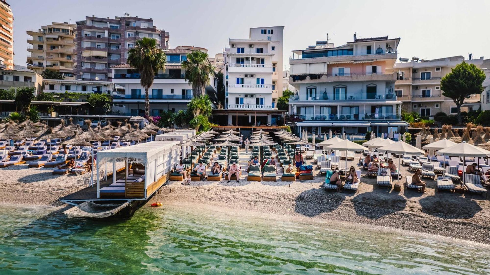 E Bardhe Butique Hotel Sarandë