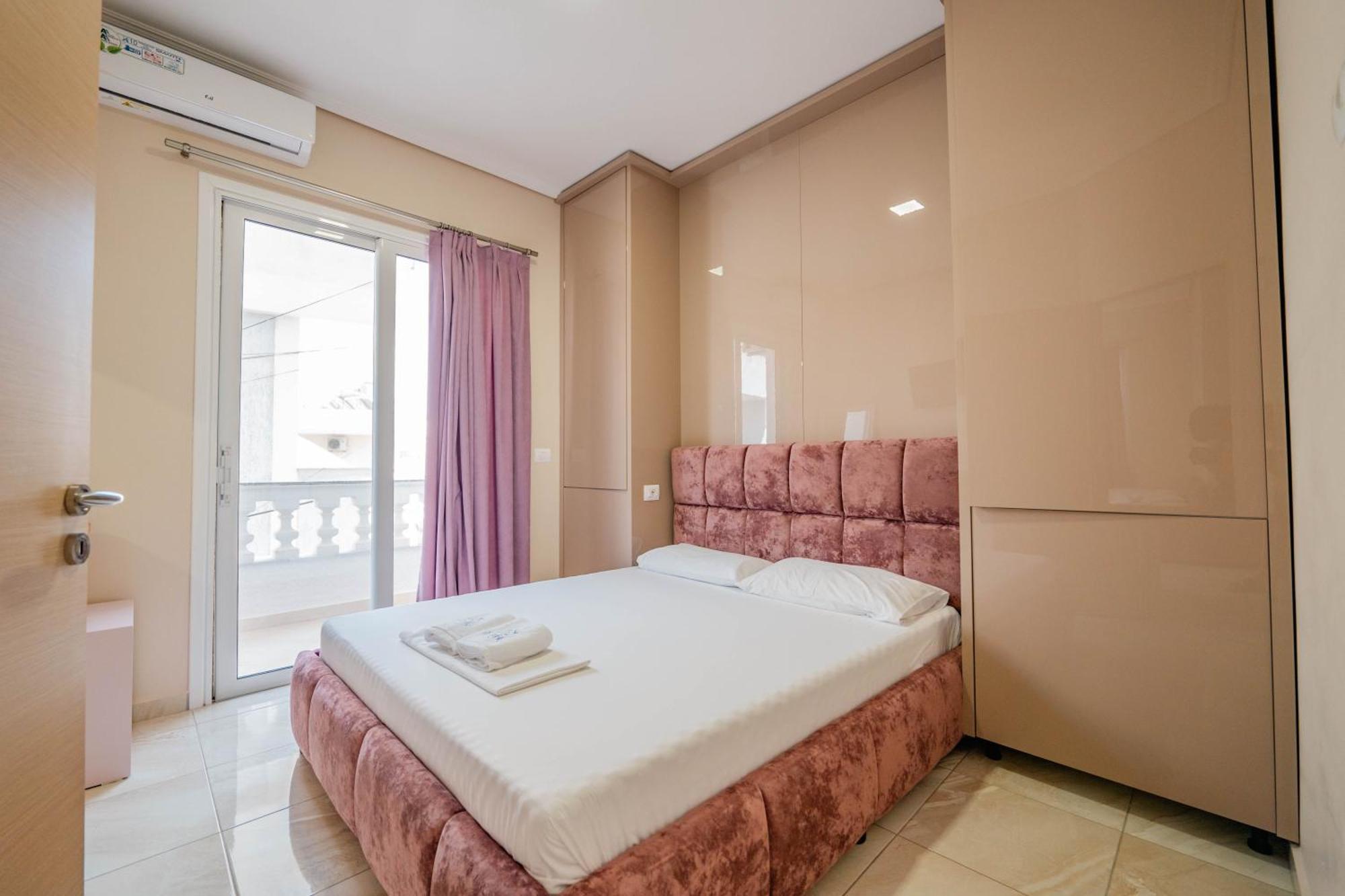 Hotel E Bardhe Butique Sarandë